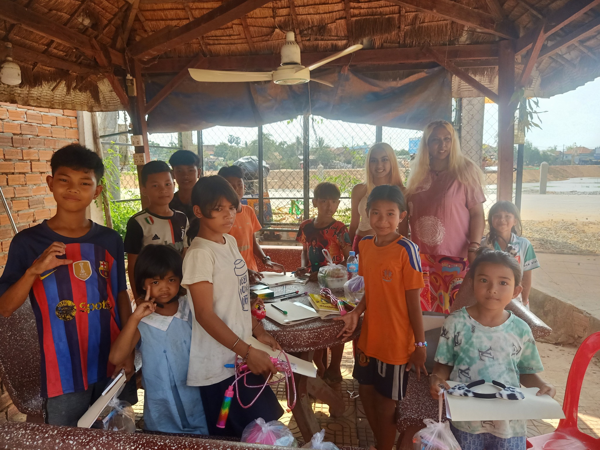 Cambodia Van Gogh class — students in session